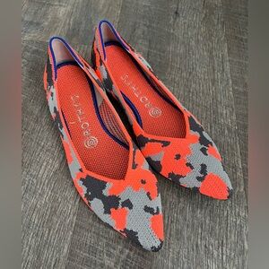 RARE! Rothy’s point neon camo 8